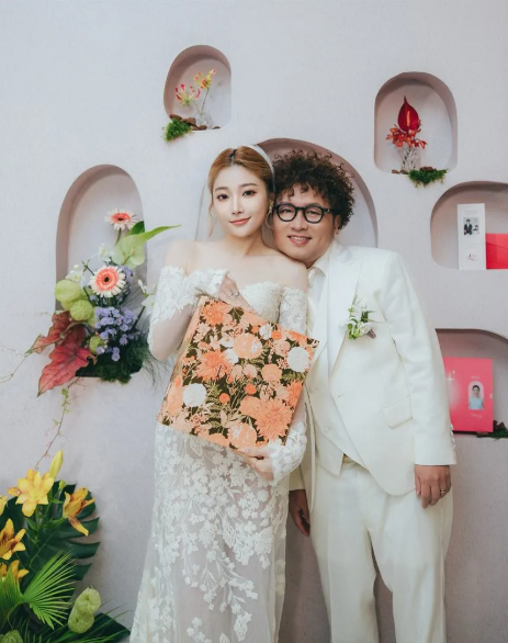 納豆、依依宣布成功懷孕。(圖/翻攝依依臉書)